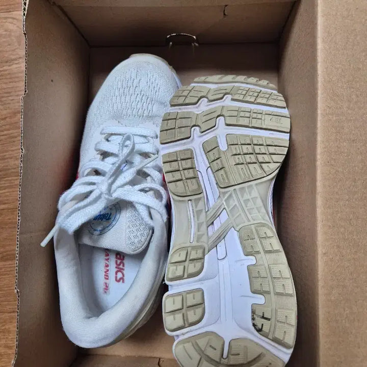 [BUNJANG] ASICS Gel Kayano 26 Tokyo Retro Shoes 225mm / 아식스 젤 Kayano26 도쿄 레트로 225mm