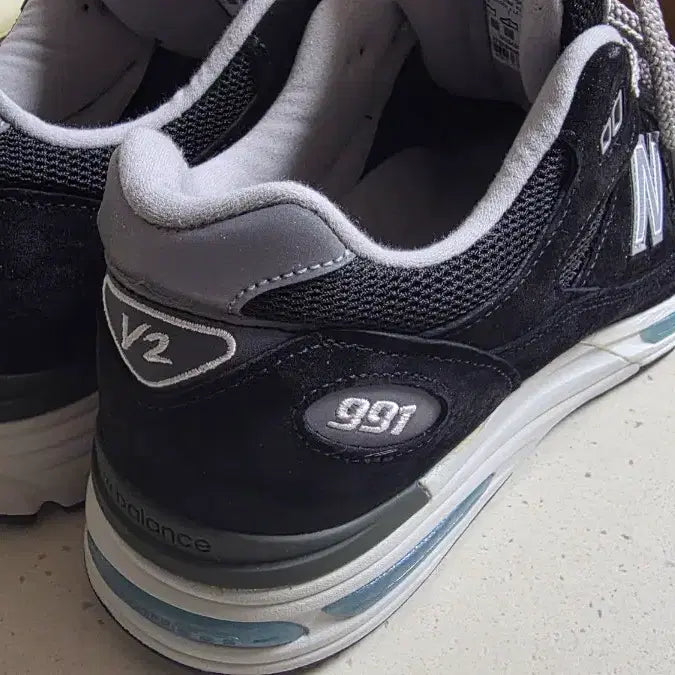 [BUNJANG] New Balance 991 Black Sneakers / 뉴발란스 991 블랙 운동화 새상품 300