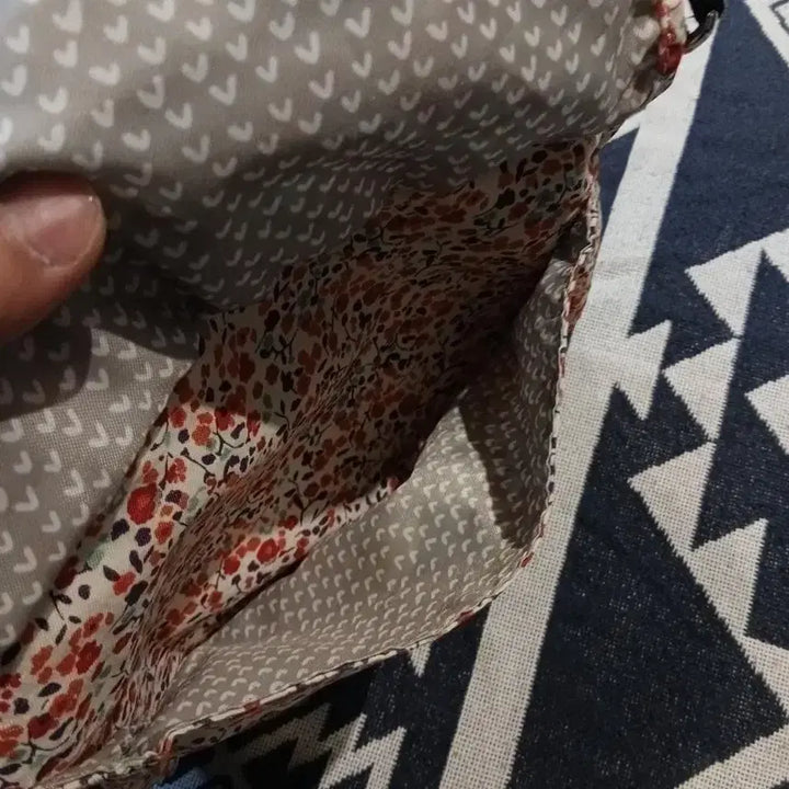 [BUNJANG] Kipling Floral Pattern Y2K Kitsch Shoulder Bag / 키플링 화이트 레드 플라워 플로랄 패턴 멀티포켓 몽키 키링 Y2K 키치