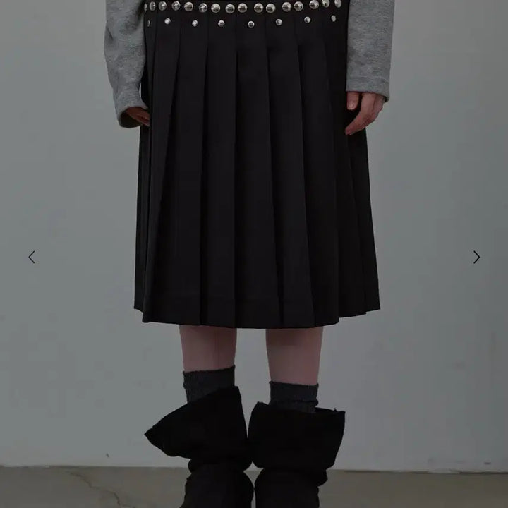 [BUNJANG] LCDC Pleated Midi Skirt / LCDC 스터드 플리츠 미디 스커트