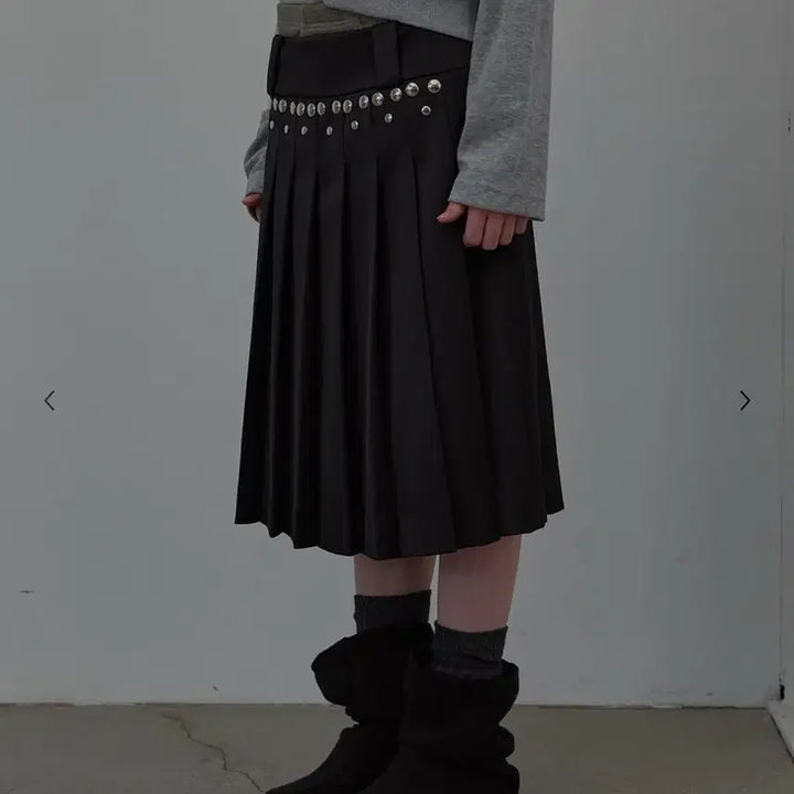 [BUNJANG] LCDC Pleated Midi Skirt / LCDC 스터드 플리츠 미디 스커트