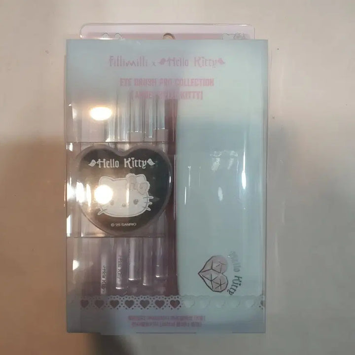 [BUNJANG] Fillimilli Angel Hello Kitty Eye Brush Pro Collection / 필리밀리 천사헬로키티 아이브러쉬 프로 컬렉션