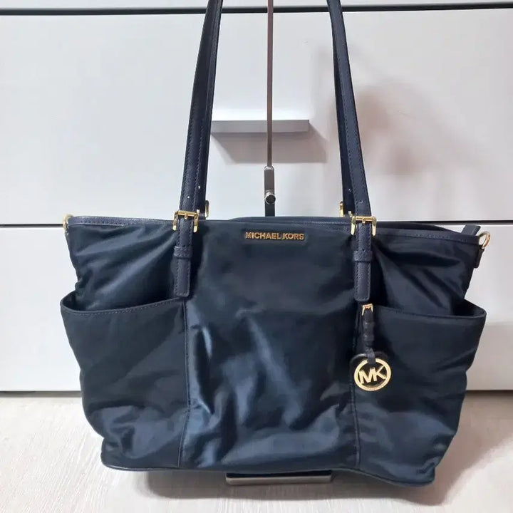 [BUNJANG] Michael Kors Fabric Shoulder Bag (Navy) / 마이클코어스 정품. 패브릭 숄더백. 네이비