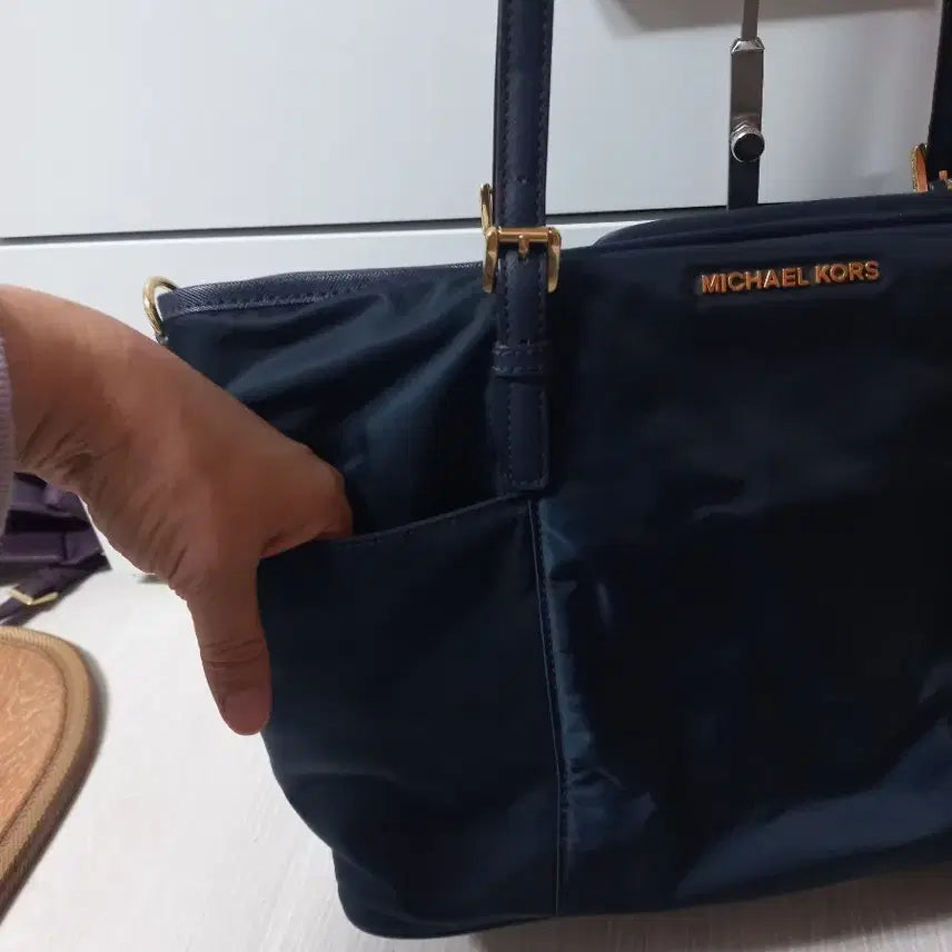 [BUNJANG] Michael Kors Fabric Shoulder Bag (Navy) / 마이클코어스 정품. 패브릭 숄더백. 네이비