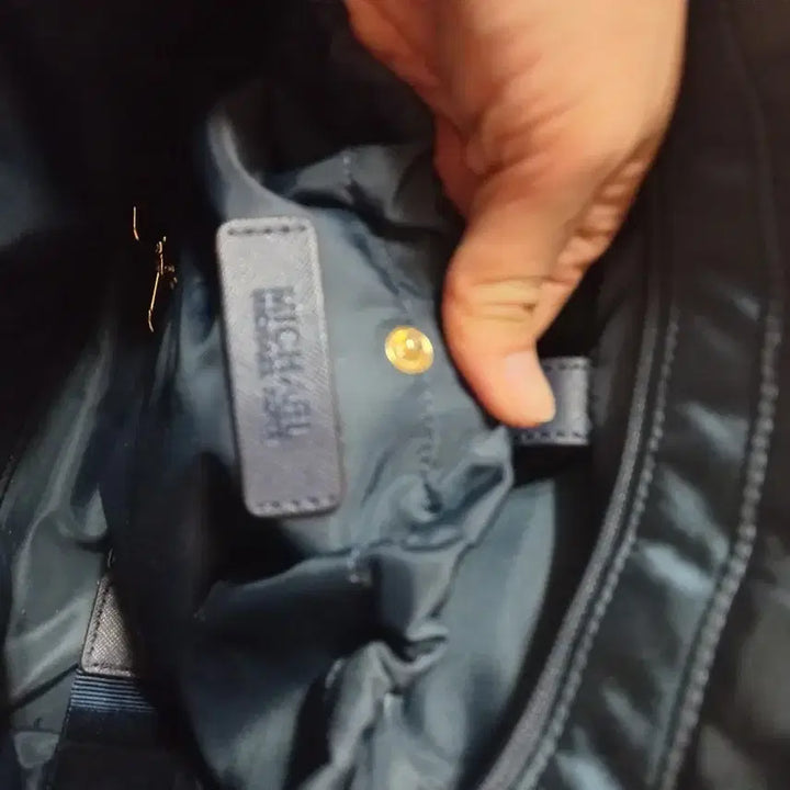 [BUNJANG] Michael Kors Fabric Shoulder Bag (Navy) / 마이클코어스 정품. 패브릭 숄더백. 네이비