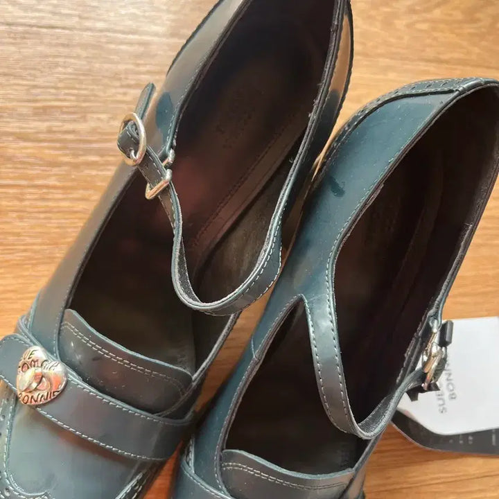 [BUNJANG] Suecomma Bonnie Round Heel Mary Jane Pumps / 245 슈콤마보니 라운드 힐 메리 제인 펌프스