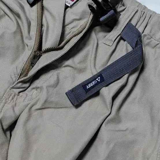 [BUNJANG] GERRY Seattle Outdoor Climbing Shorts (Beige) / [L] GERRY(게리) 시애틀 아웃도어 클라이밍 반바지 (베이지)