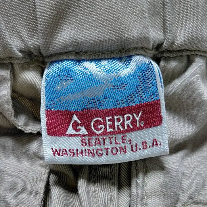 [BUNJANG] GERRY Seattle Outdoor Climbing Shorts (Beige) / [L] GERRY(게리) 시애틀 아웃도어 클라이밍 반바지 (베이지)