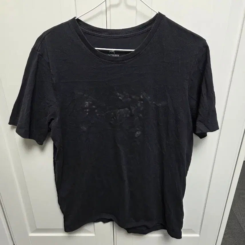 [BUNJANG] Arc'teryx Big Logo Black T-shirt / 아크테릭스 빅 로고 프린팅 블랙 티셔츠 S(95)