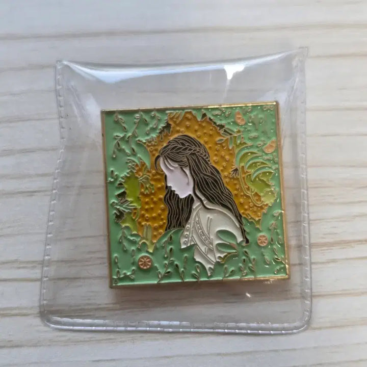 [BUNJANG] IU Metal Pin Badge / 아이유 고퀄리티 금속 핀뱃지