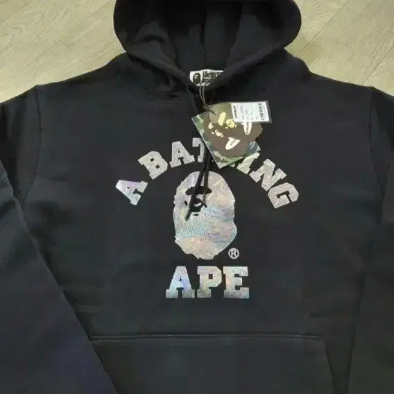 [BUNJANG] A Bathing Ape Hologram Hoodie (Black) - Size L / A Bathing Ape 블랙 홀로그램 후드티L