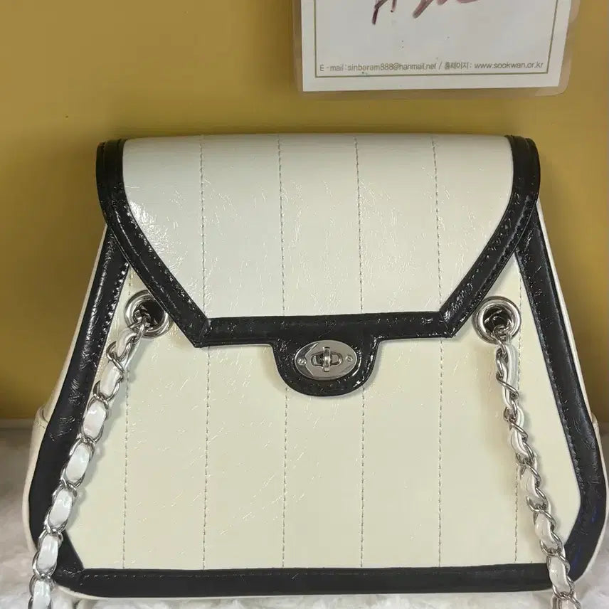 [BUNJANG] AULOW Cardinal Red Chain Shoulder Bag / 카디널 레드 아울로백 체인 숄더백 믹스 글로스