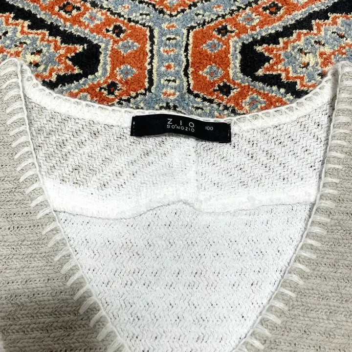 [BUNJANG] ZIOSONGZIO Ivory V-Neck T-Shirt Women's 100 / 지오송지오 아이보리 브이넥 티셔츠 여성100