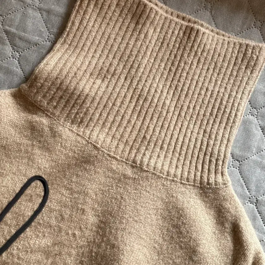 [BUNJANG] Loose Fit Turtleneck Knit Beige / 루즈핏 터틀넥 니트 베이지