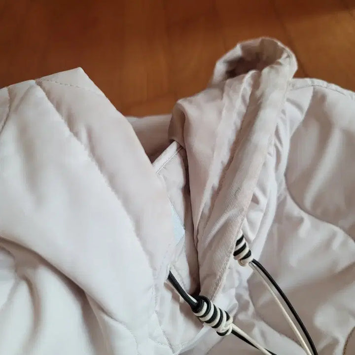[BUNJANG] Lacienco Quilted Hooded Vest Ivory / Lacienco 퀼팅 후드 베스트 아이보리