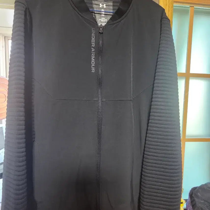 [SOLD OUT] 언더아머 하이브리드 집업