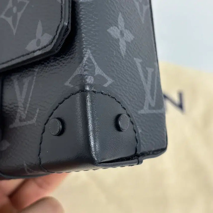 [BUNJANG] Louis Vuitton LV Trunk Messenger Bag / [OS]루이비통 LV 트렁크 메신저백