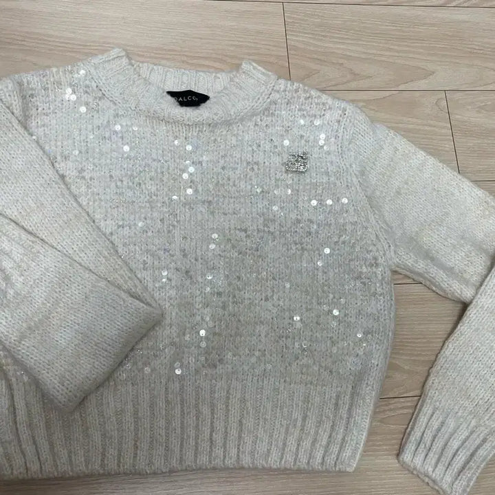 [BUNJANG] DALCOT Ivory Sequin Knit Sweater / 달콧 아이보리 스팽글 니트