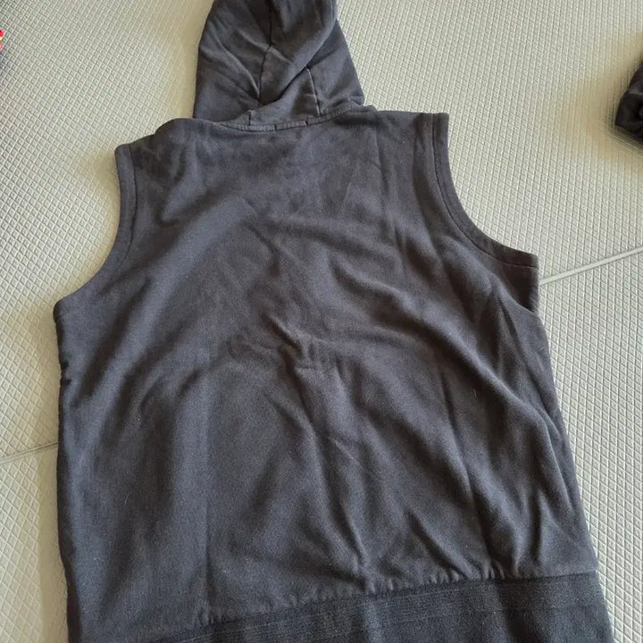 [BUNJANG] Moncler Hooded Vest Black / 몽클레어 후드 조끼 블랙