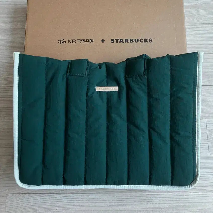 [BUNJANG] Starbucks KB Kookmin Bank Collaboration Bag / 스타벅스 패딩백(국민은행 콜라보)