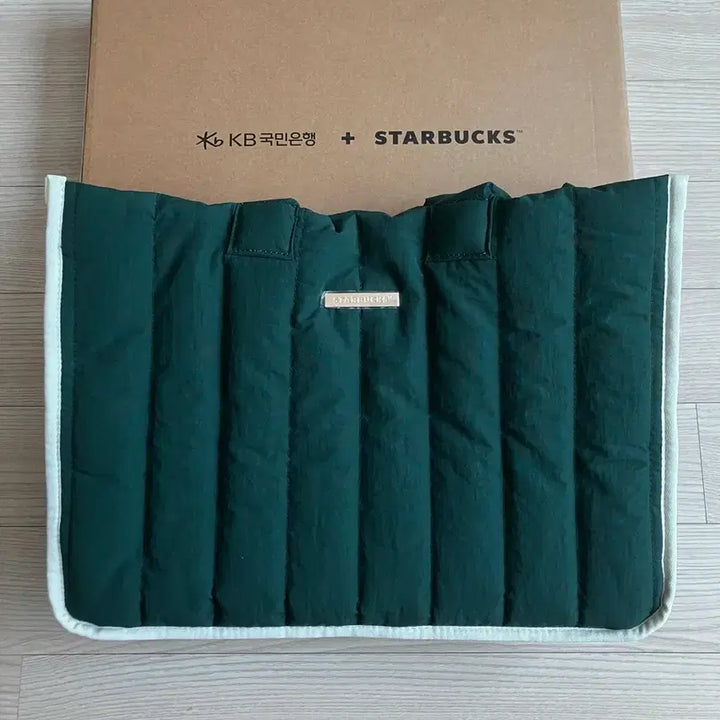 [BUNJANG] Starbucks KB Kookmin Bank Collaboration Bag / 스타벅스 패딩백(국민은행 콜라보)