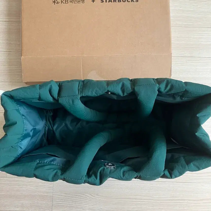 [BUNJANG] Starbucks KB Kookmin Bank Collaboration Bag / 스타벅스 패딩백(국민은행 콜라보)