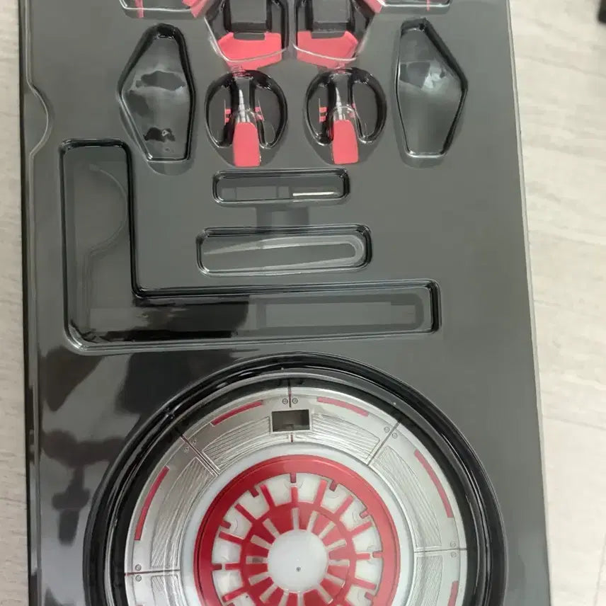 [BUNJANG] Hot Toys Iron Man MK III Red&Silver Chrome Ver. / 핫토이 아이언맨 MK III Red&Silver Chrome Ver.