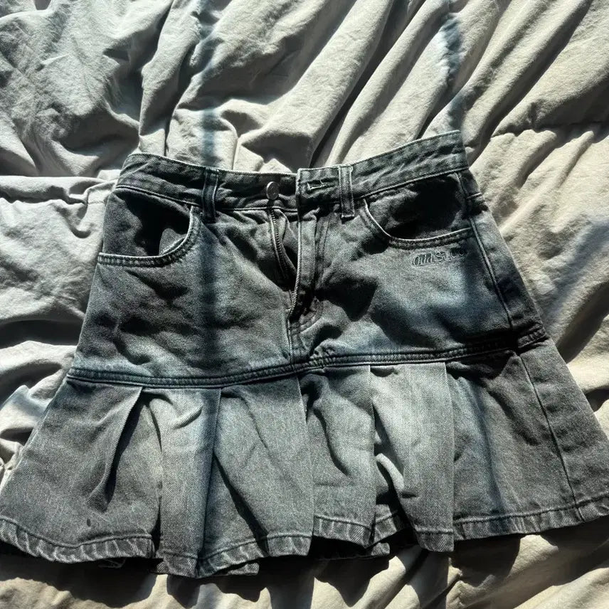 [BUNJANG] Odd Studio Washed Pleated Denim Mini Skirt / 오드스튜디오 워싱 플리츠 데님 미니 스커트 블랙 S