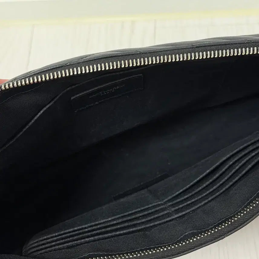 [BUNJANG] Saint Laurent Clutch / 생로랑 클러치