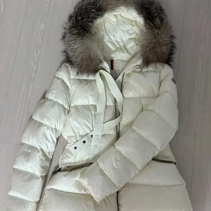 [BUNJANG] Moncler Boed White / 몽클레어 보에드 화이트