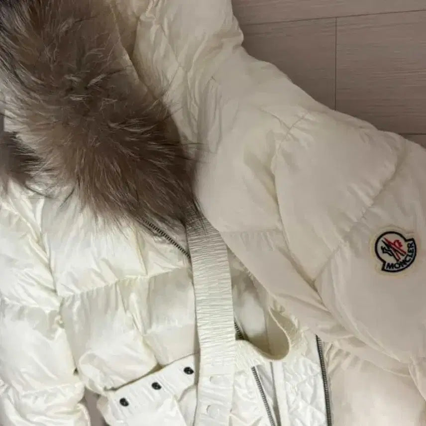 [BUNJANG] Moncler Boed White / 몽클레어 보에드 화이트