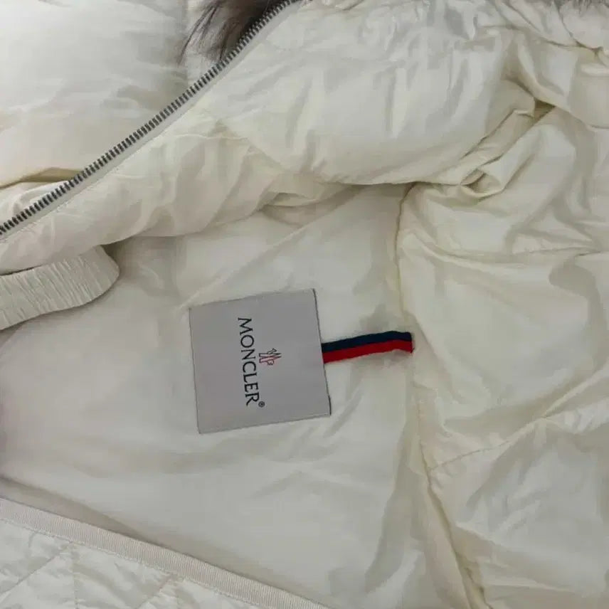 [BUNJANG] Moncler Boed White / 몽클레어 보에드 화이트