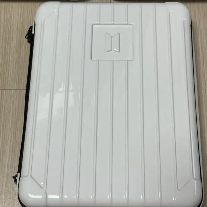 [BUNJANG] BTS 2018 Summer Package (Guidebook Excluded) / 방탄 2018 썸패(가이드북X)