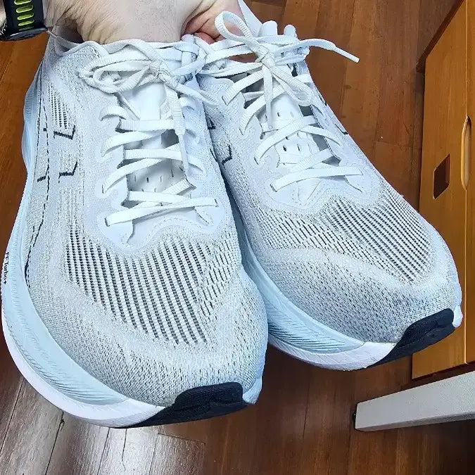 [BUNJANG] Asics Superblast 2 Shoes (White) (Size 275) / 아식스 슈퍼블라스트 2 흰색 275 노박스