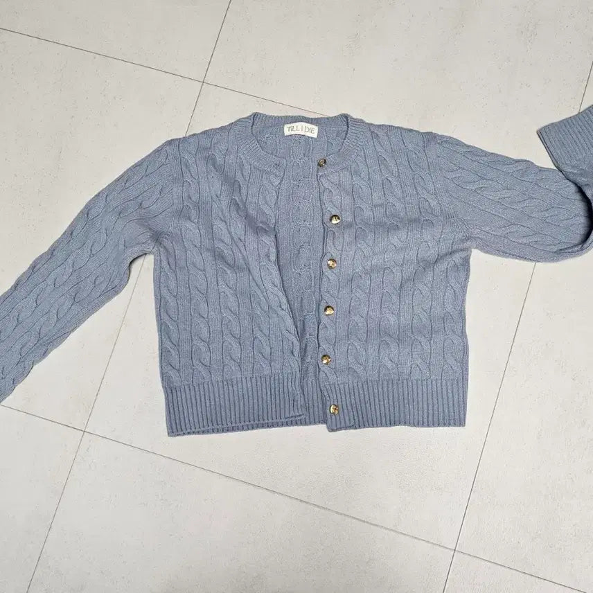 [BUNJANG] Tilda Die Nina Cardigan Sky Blue / 틸아이다이 니나 가디건 스카이 블루 정가 13.5만원