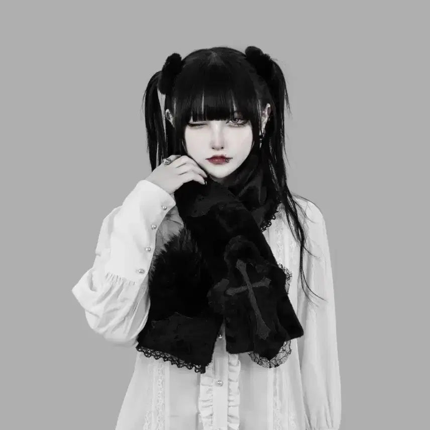 [SOLD OUT] dimmoire 딤모아르 고딕 십자가 퍼 머플러 지뢰계 목도리
