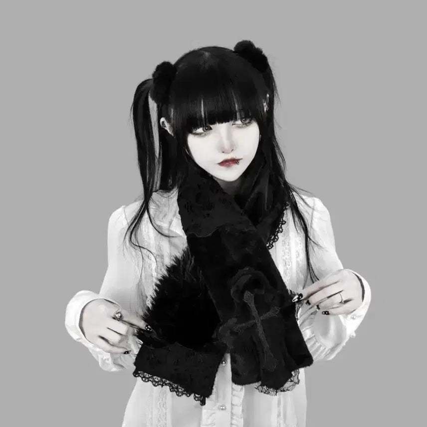 [BUNJANG] Dimmoire Gothic Cross Fur Muffler / dimmoire 딤모아르 고딕 십자가 퍼 머플러 지뢰계 목도리