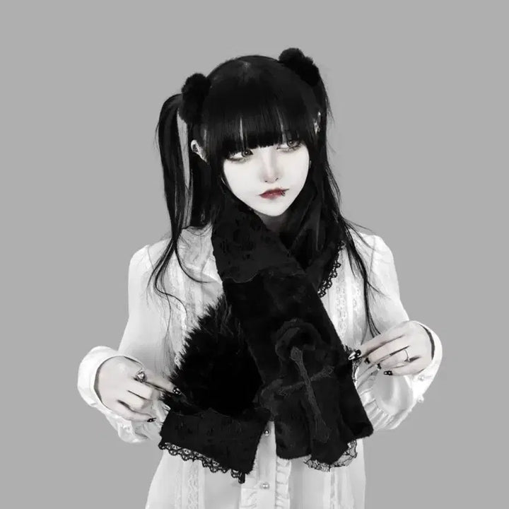 [BUNJANG] Dimmoire Gothic Cross Fur Muffler / dimmoire 딤모아르 고딕 십자가 퍼 머플러 지뢰계 목도리