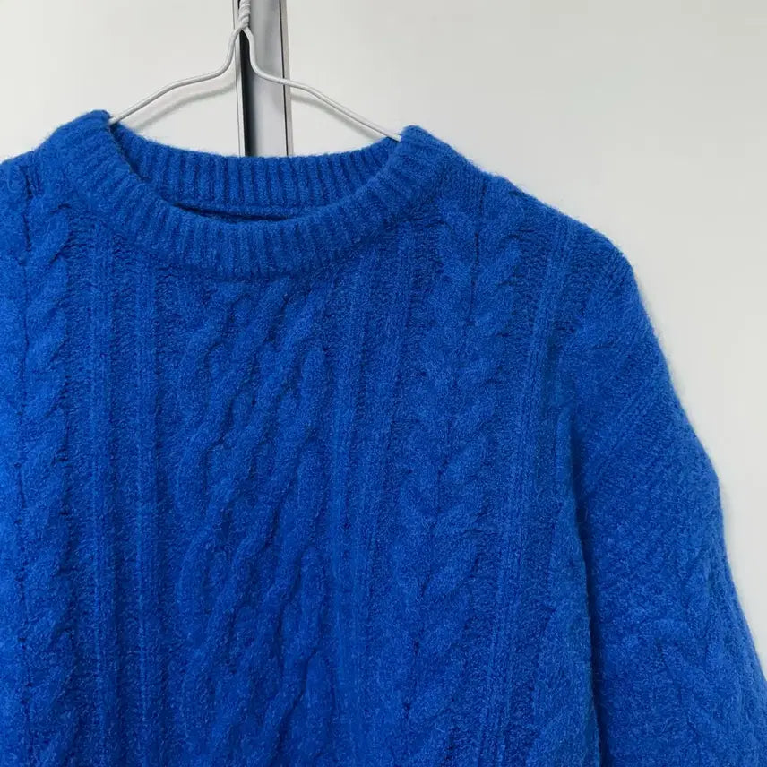 [BUNJANG] Chunky Cable Knit Sweater / (새상품/ 도톰) 몽글 꽈배기 니트 / 코발트블루 꽈배기니트