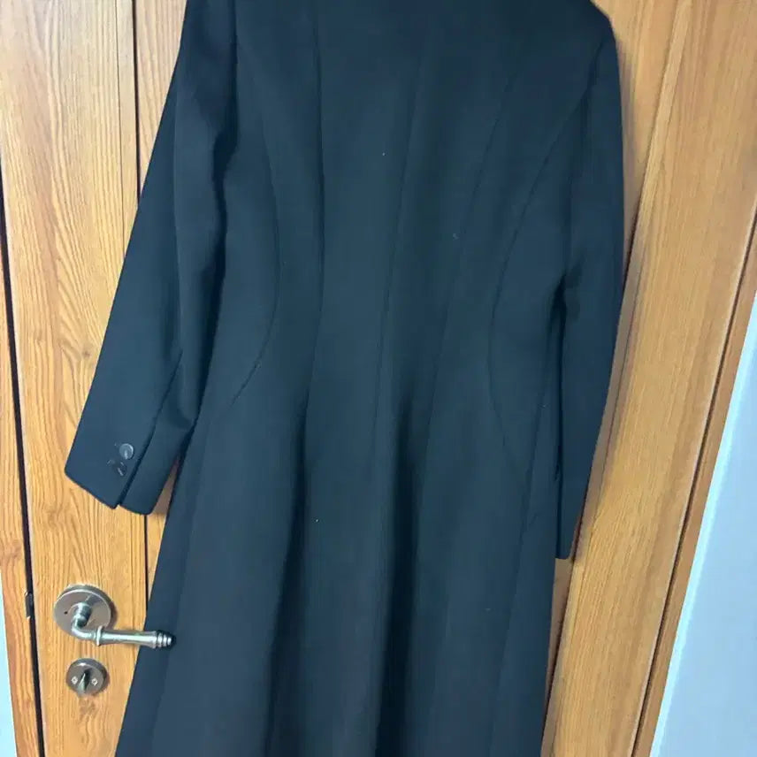 [BUNJANG] Woman Black Double Button Long Coat / 여자 블랙 더블버튼 롱코트 거의 새상품 55~66사이즈 45,000원.