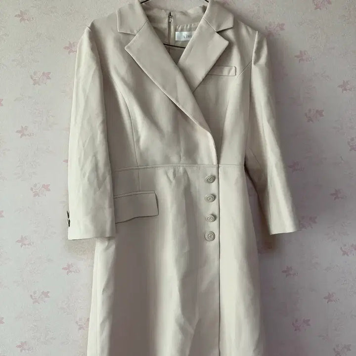 [BUNJANG] Line Beige Dress / 라인 여성 베이지 원피스 하객룩 졸업식