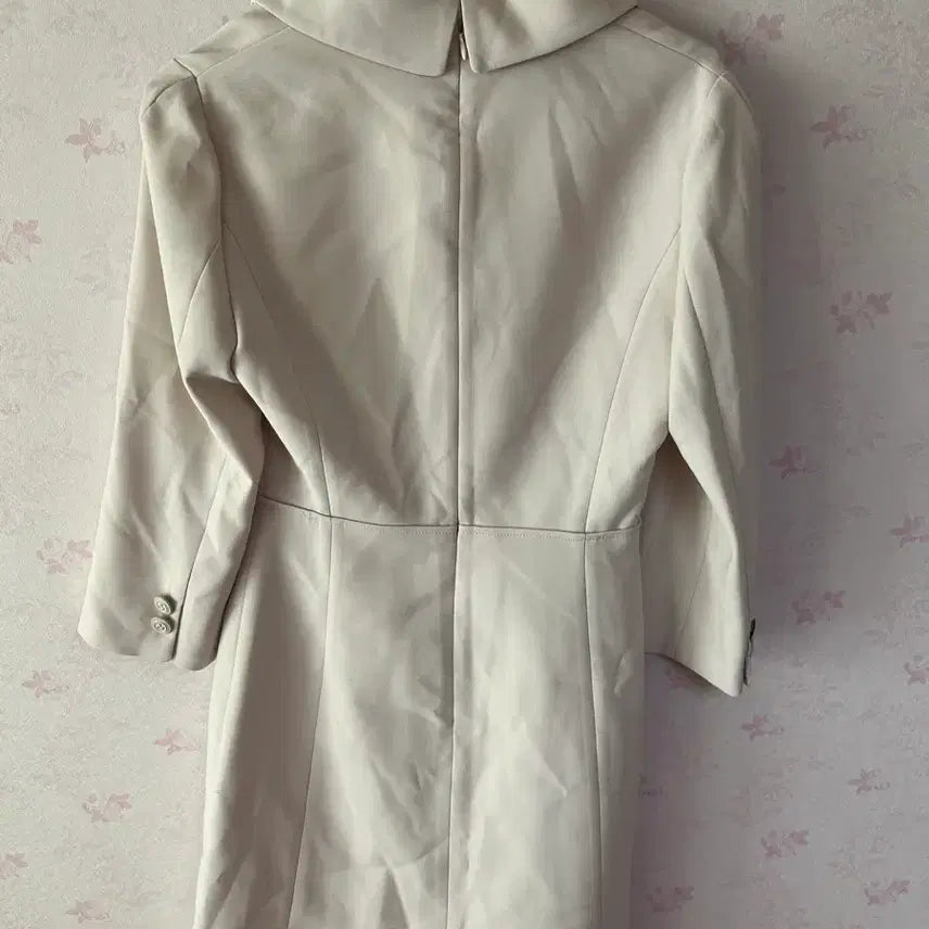 [BUNJANG] Line Beige Dress / 라인 여성 베이지 원피스 하객룩 졸업식