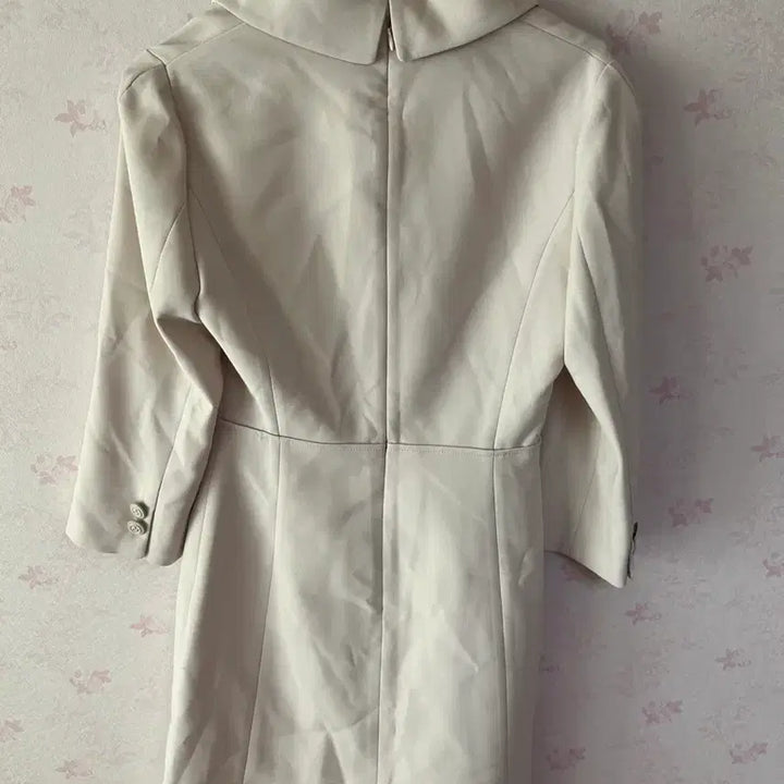 [BUNJANG] Line Beige Dress / 라인 여성 베이지 원피스 하객룩 졸업식