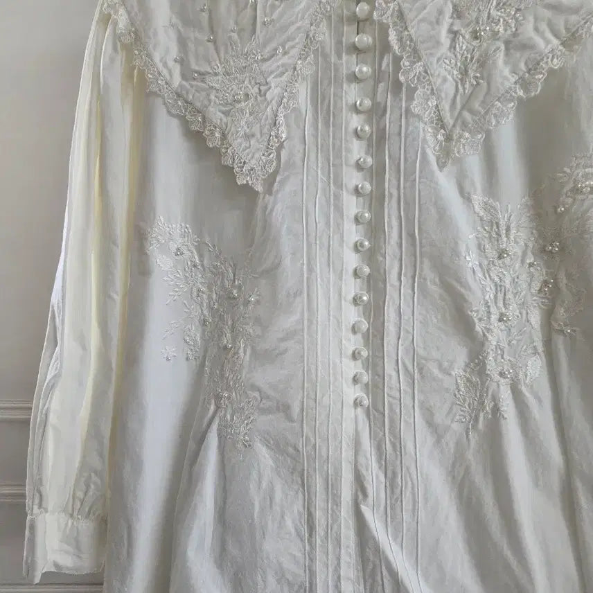 [BUNJANG] Vintage White Embroidered Cotton Blouse / 오늘만! 화이트 자수 블라우스 셔츠 면 블라우스