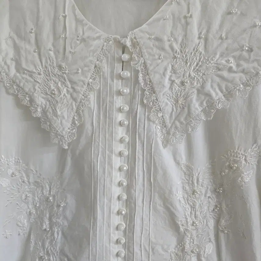 [BUNJANG] Vintage White Embroidered Cotton Blouse / 오늘만! 화이트 자수 블라우스 셔츠 면 블라우스