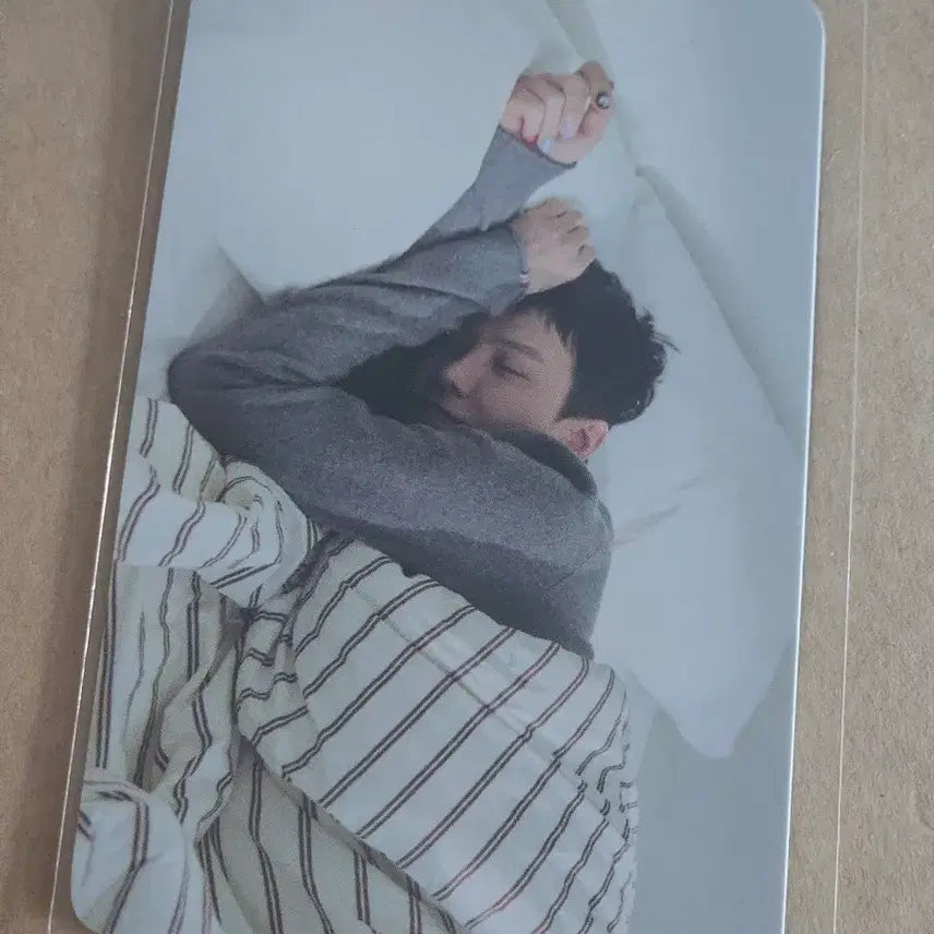 [BUNJANG] G-Dragon FAM+ILY Entry Photocard / 지드래곤 GD  FAM+ILY 입장 포카