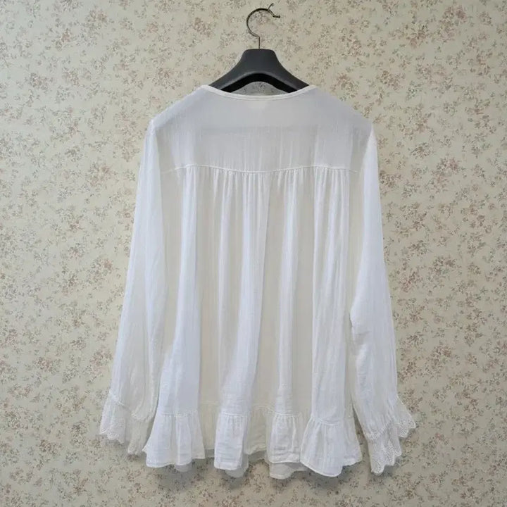 [SOLD OUT] [무배]화이트 프릴 블라우스 66