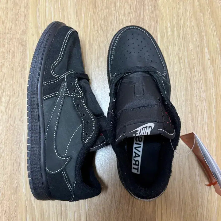[BUNJANG] Nike Travis Scott Jordan 1 Black Phantom (Size 210) Sneakers / [PS / 210 새제품] 나이키 트래비스 스캇 조던1 블랙 팬텀