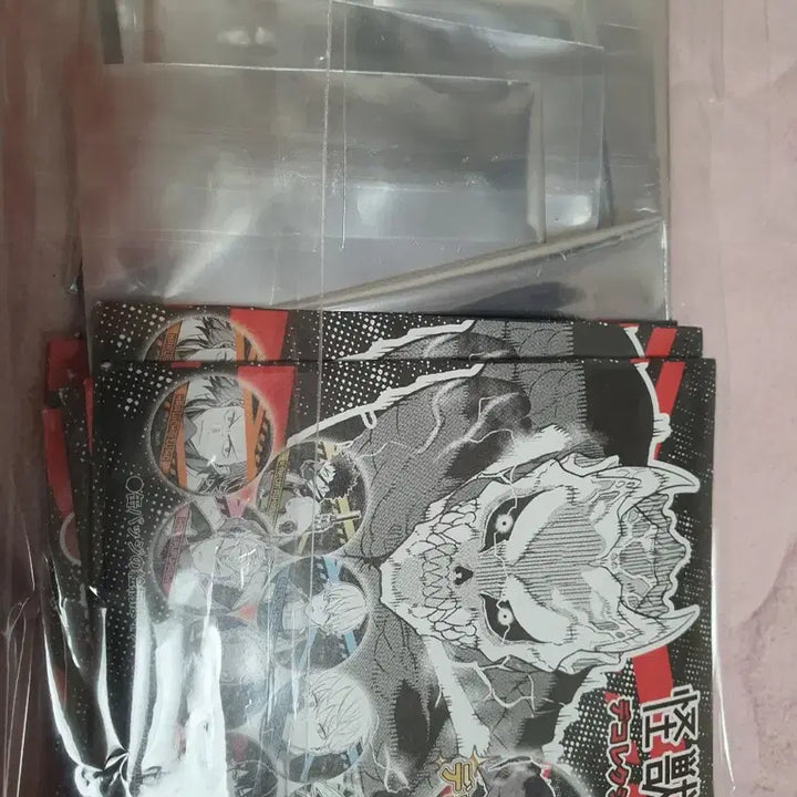 [BUNJANG] Kaiju No. 8 Character Original Drawing Can Badge Set / 괴수 8호 캐릭터 원화 캔 뱃지 세트