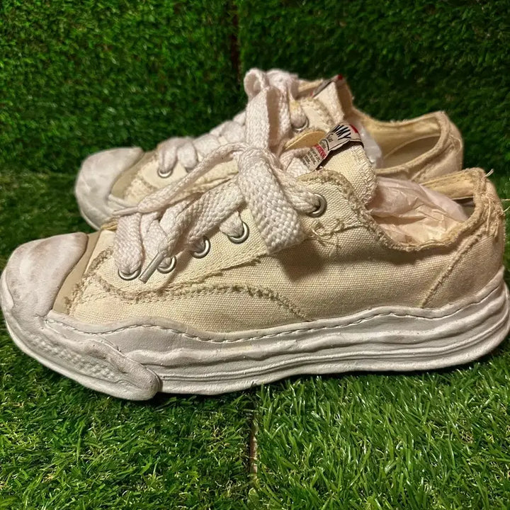 [BUNJANG] MMY Maison Mihara Yasuhiro Ivory Sneakers / MMY 미하라 야스히로 스니커즈 아이보리 270